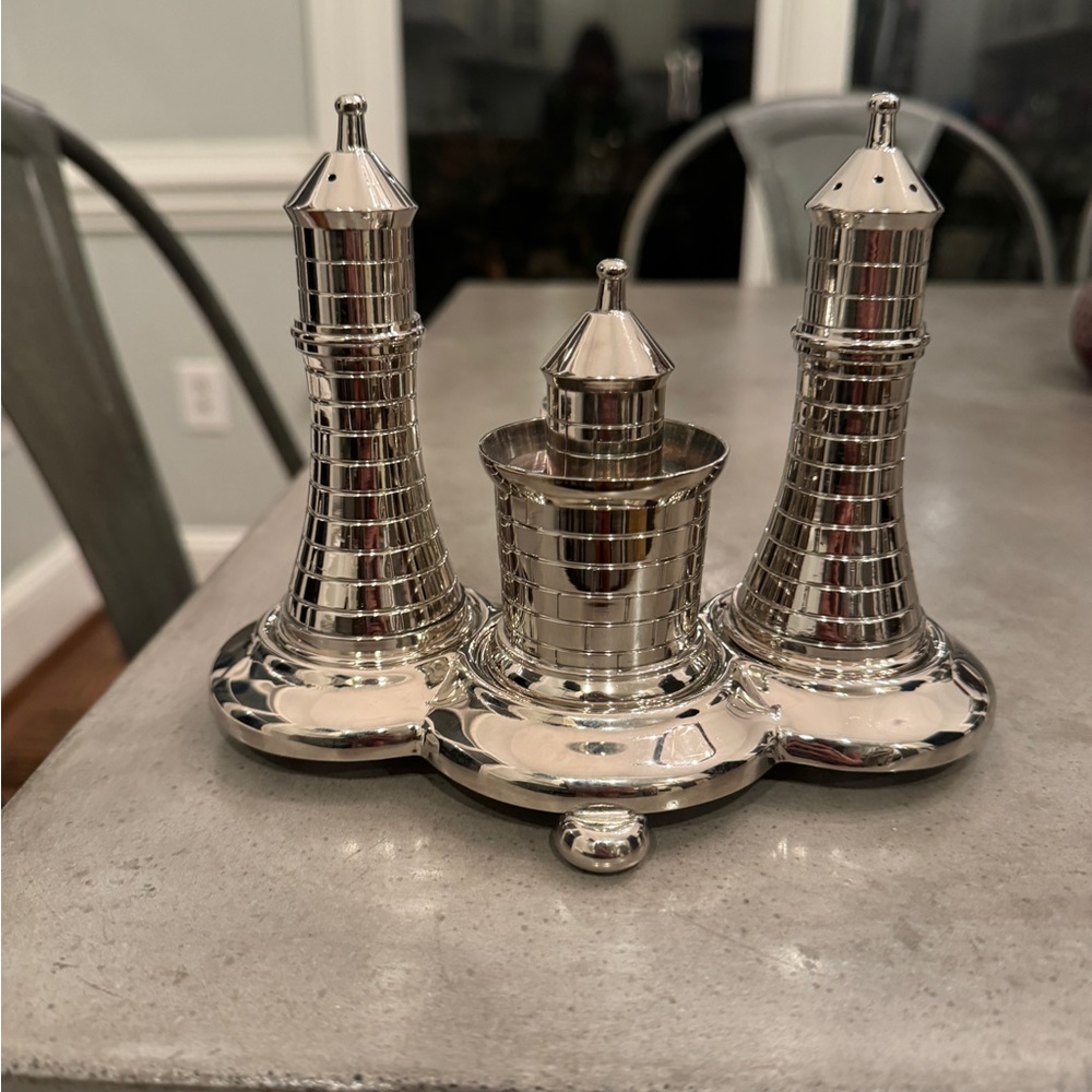 Lighthouse salt and pepper shaker set